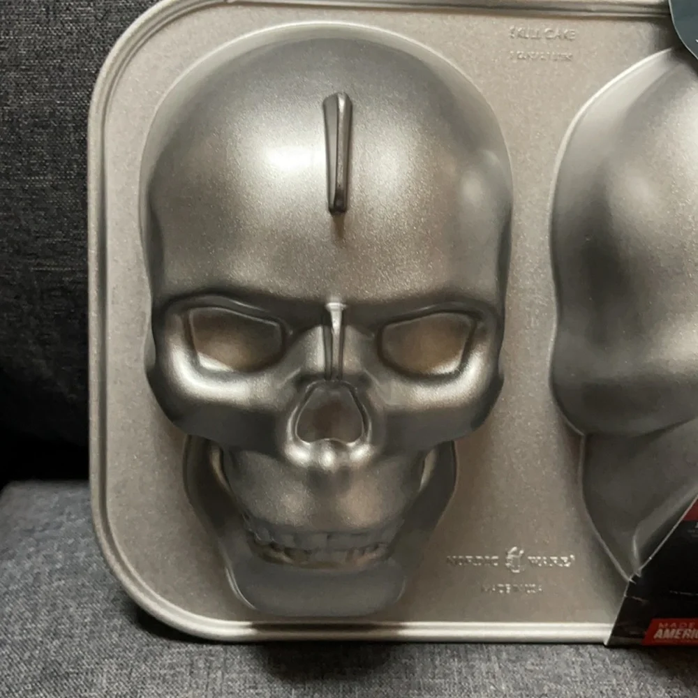 Nordic Ware Haunted Skull Cake Pan